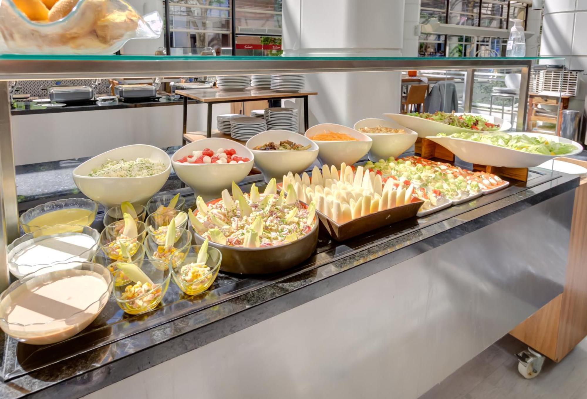 Hotel Radisson Sao Paulo Paulista Zewnętrze zdjęcie A salad bar