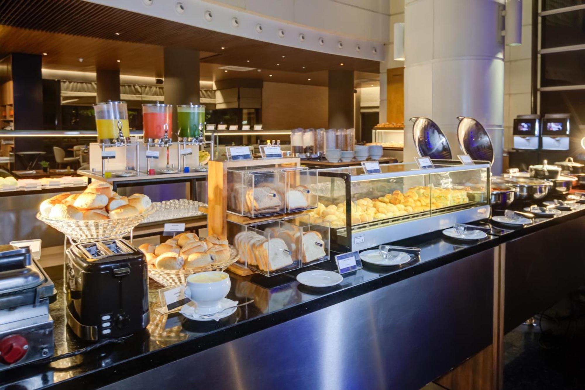 Hotel Radisson Sao Paulo Paulista Zewnętrze zdjęcie A buffet at a hotel